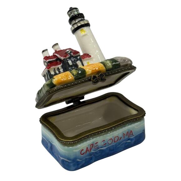 Cape Cod MA Lighthouse Hinged Trinket Box. - Picture 6 of 6